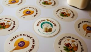 Tem decal sữa chống nước, chống trầy, bám dính chắc chắn, phù hợp cho tem nhãn sản phẩm và tem bảo hành.