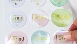 Tem decal nhựa cho sản phẩm điện tử, chống nước, bảo vệ thông tin.